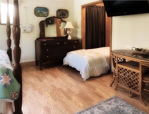 1 bedroom, desk, iron/ironing board, free WiFi