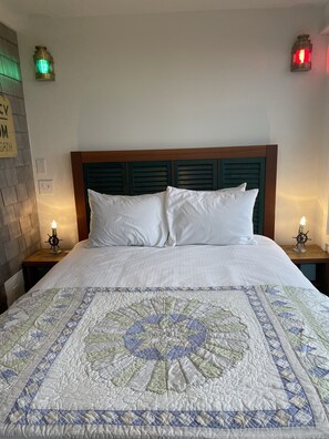 1 bedroom, in-room safe, desk, iron/ironing board - WATERFRONT COTTAGE WITH PRIVATE BEACH! On Beach Point in Truro... Not a condo... (Truro)