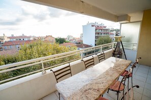 Property grounds - Spacious Luxury French Riviera Apartment (Antibes)
