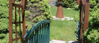 Harmony Hill Bungalow at Bretton Woods w/ private backyard & jacuzzi