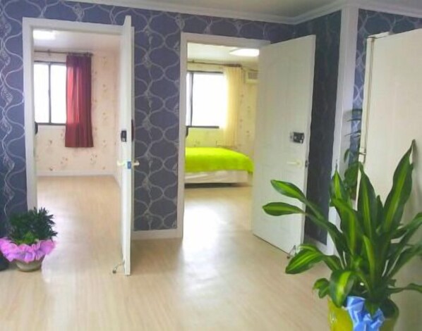 Family Room (Base occupancy 10, Extra person charge KW15,000/pax Pay at Hotel) | Living room | Flat-screen TV - Jeonjuhanokvillage guesthouse (Jeonju)