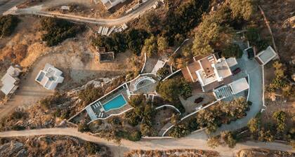 Spacious luxury villa with pool, & stunning sea and sunset views