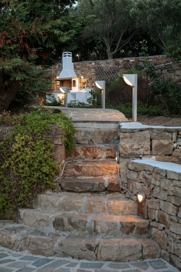 Property grounds - Spacious luxury villa with pool, & stunning sea and sunset views (Glinado)