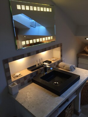Hair dryer, towels