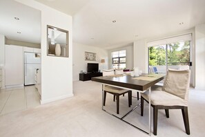 Apartament, 2 dormitoris (Trieste 8) | Zona de menjador de l'habitació