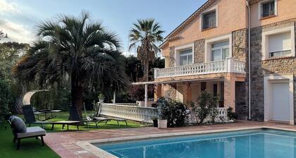 Piscine + 10 min Ă pied de la plage