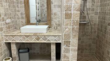 Shower, towels