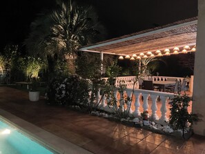 Outdoor dining - Pool + 10 min walk to the beach (Saint-Raphaël)