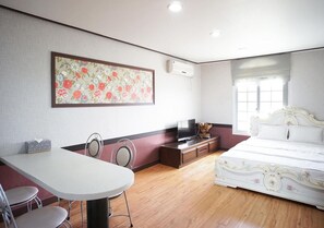 Laptopgeeigneter Arbeitsplatz, kostenloses WLAN