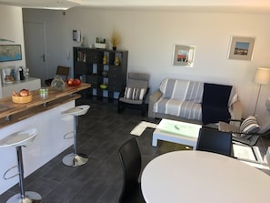 Flat-screen TV, DVD player - Apartment/ flat - Cassis (Cassis)