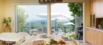 VILLA VITTORIA D'ANGHIARI 7 + 3 sovplatser, villa med privat pool vid exklusivt bruk!