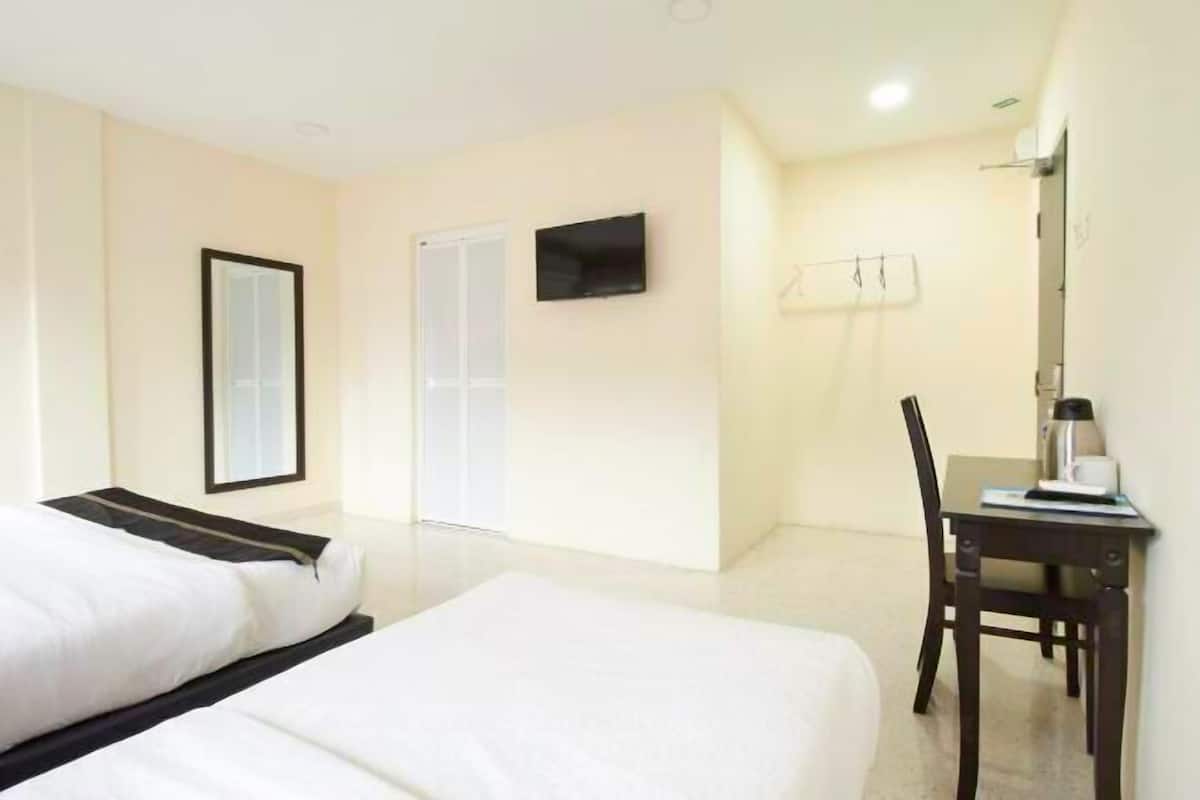 1 bedroom, desk, soundproofing, iron/ironing board