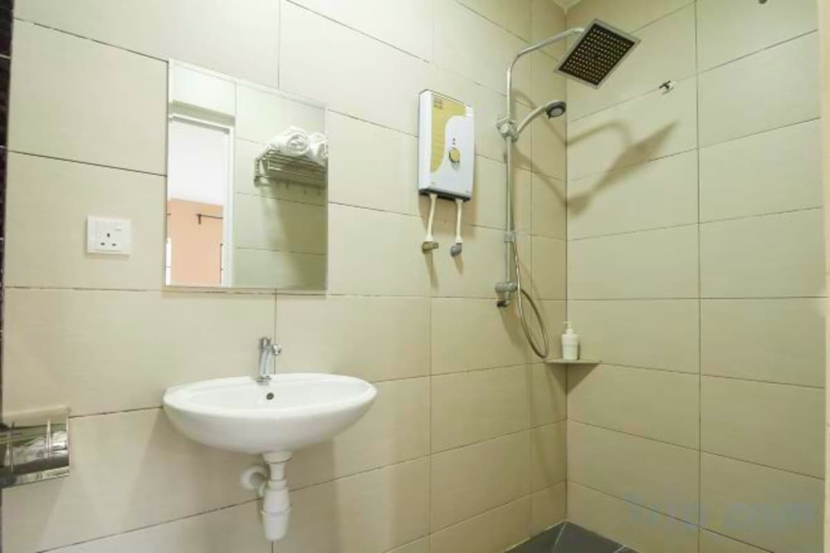 Ducha, artículos de tocador gratuitos, secador de pelo, toallas