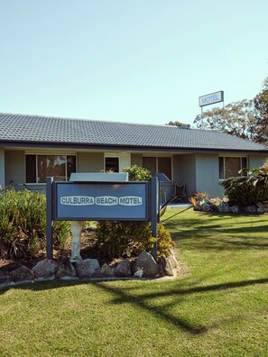 Exterior - Culburra Beach Motel (Culburra Beach)