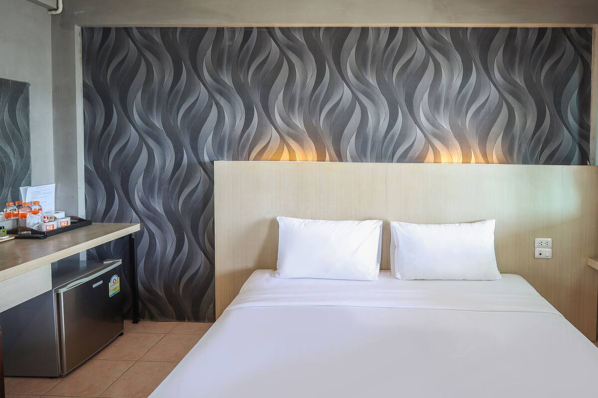 Deluxe Premier Room | Free WiFi, bed sheets