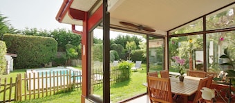 Biarritz Anglet, Villa with Heated Pool!