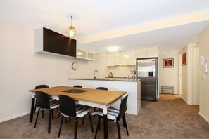 Comfort Apartment, 2 Bedrooms | Private kitchen | Full-size fridge, microwave, oven, stovetop - Accommodate Canberra - Braddon 33 (Braddon)
