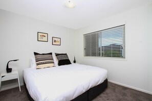 Comfort Apartment, 2 Bedrooms - Accommodate Canberra - Braddon 33 (Braddon)