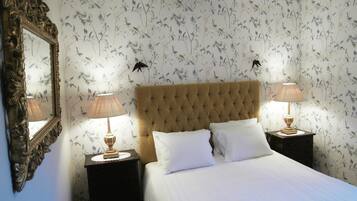 1 bedroom, iron/ironing board, internet, bed sheets