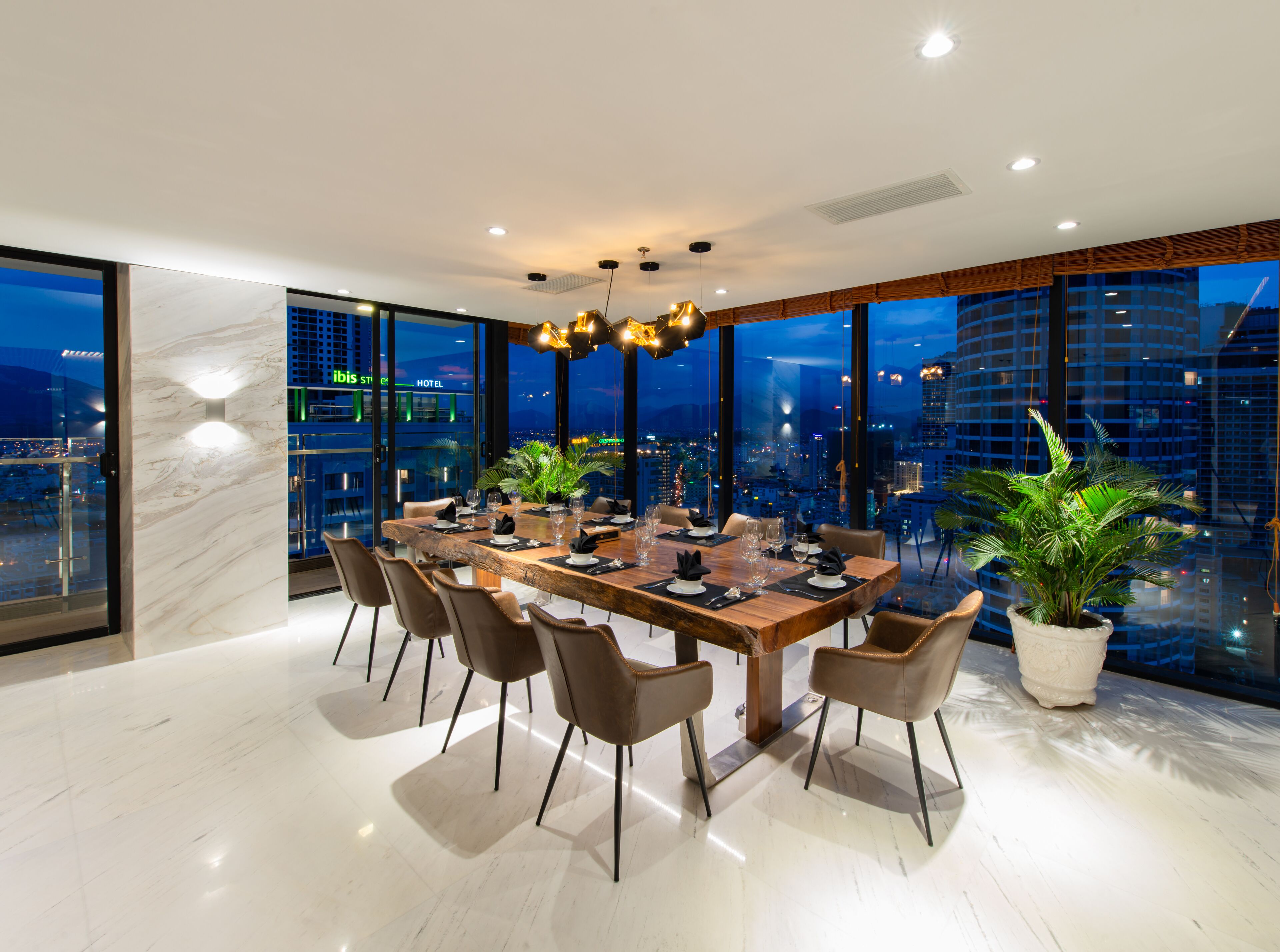 sky villa | in-room dining
