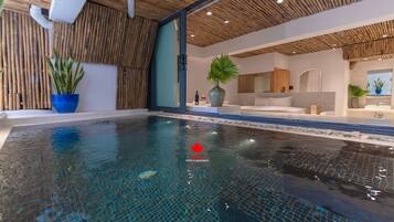 2 bedrooms, premium bedding, in-room safe, desk