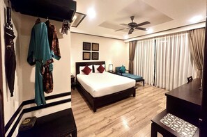 Minibaari, tallelokero huoneessa, yksilöllisesti sisustettu