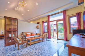 Romantische Studiosuite, 1 Schlafzimmer, Gartenblick, zum Garten hin | Minibar, Schreibtisch, Zustellbetten, kostenloses WLAN