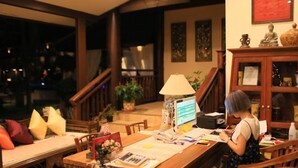 Reception - HueanKhamHom Resort (Chiang Mai)