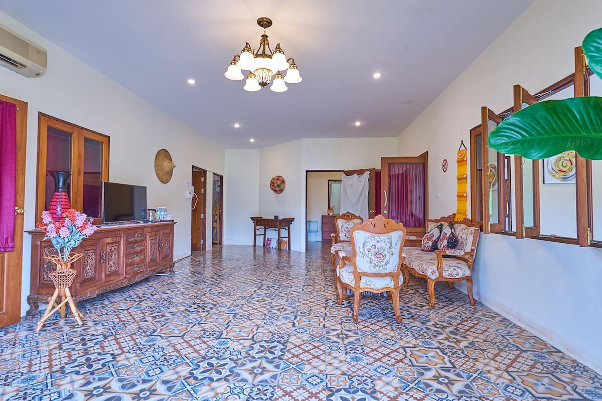 Deluxe Suite, 3 Bedrooms, 2 Bathrooms, Courtyard Area | Minibar, desk, rollaway beds (surcharge), WiFi (free)