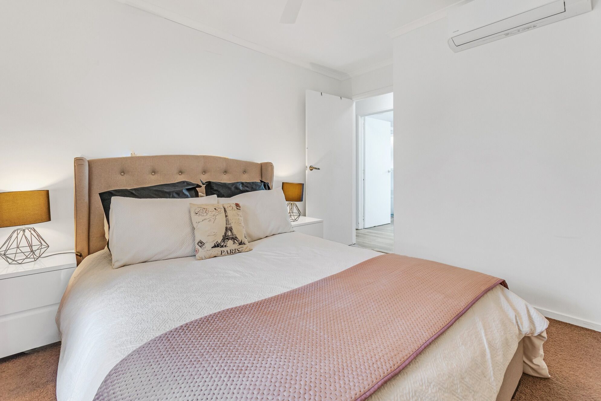 Echuca Moama Holiday Accommodation 1 | 3 bedrooms, Egyptian cotton sheets, premium bedding, pillowtop beds
