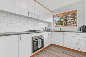 豪華公寓, 3 間臥室 | 私人廚房 | 大型冰箱、微波爐、烤箱、爐台