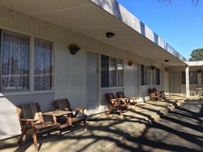 Terrace/patio - Lithgow Valley Motel (Bowenfels)