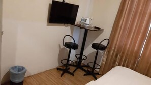 Desk, free WiFi - My Family Hotel (Port Dickson)