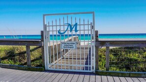 On the beach - NewBestChoice🌴2pools,1Hot, Internet,Tennis🌞BeachSvc,2 Chair,1 Umbrella,Sleep 6 (Miramar Beach)