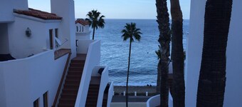 Spacious Hamilton Cove Condo With Golf Cart Included.