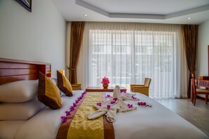 Minibar, in-room safe, desk, soundproofing