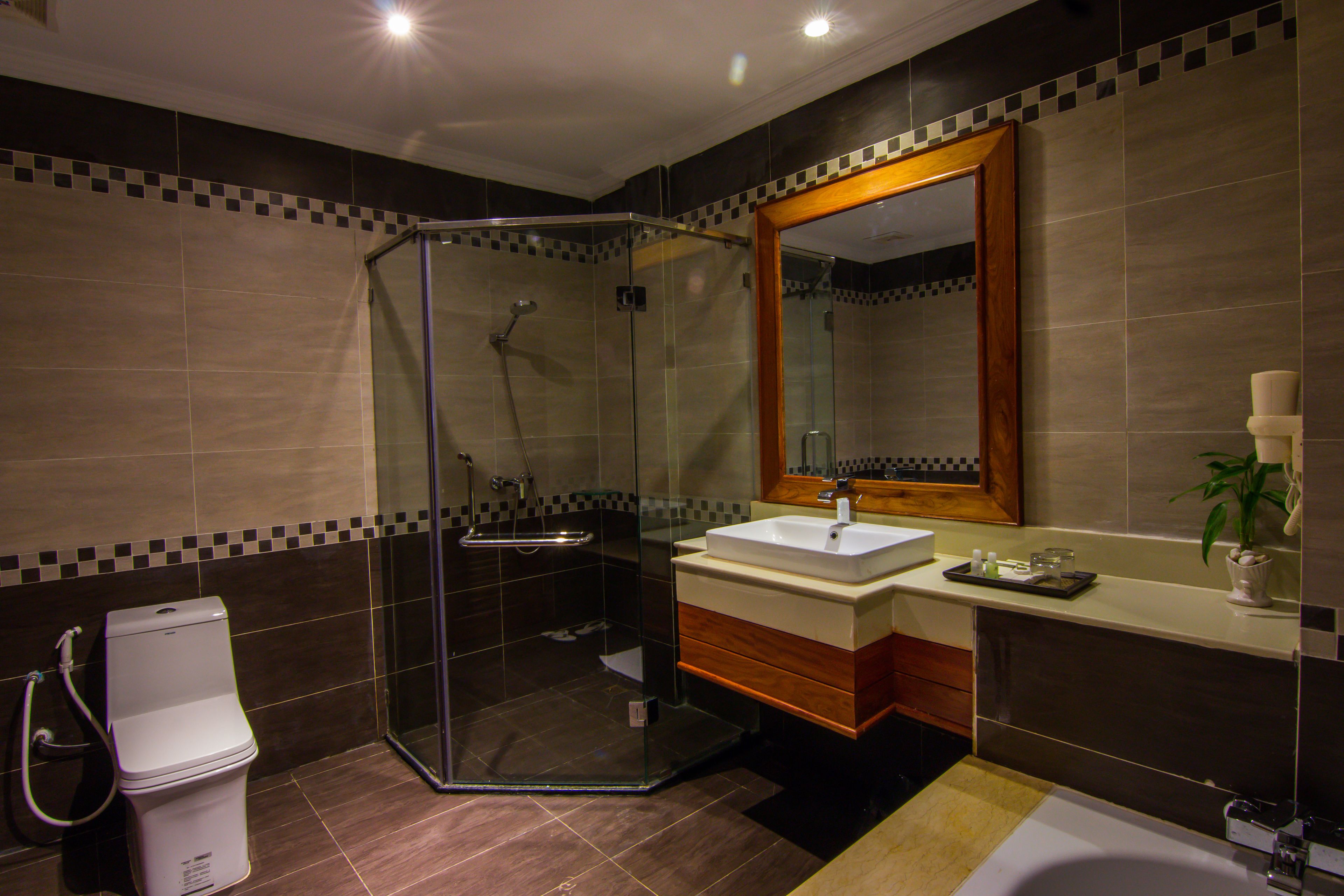 landmark double or twin | bathroom | free toiletries, hair dryer, slippers, towels