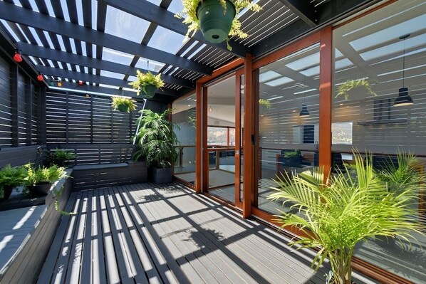 Maison Luxe, plusieurs chambres | Terrasse/Patio