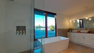 Luxury-Haus, Mehrere Schlafzimmer | Badezimmer | Badewanne und Dusche (separat), Komfortbadewanne