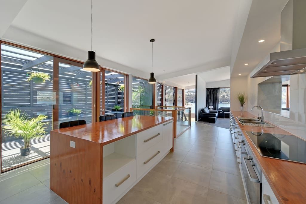 Luxury House, 7 Bedrooms, Waterfront View | Private kitchen | Full-size fridge, microwave, oven, stovetop