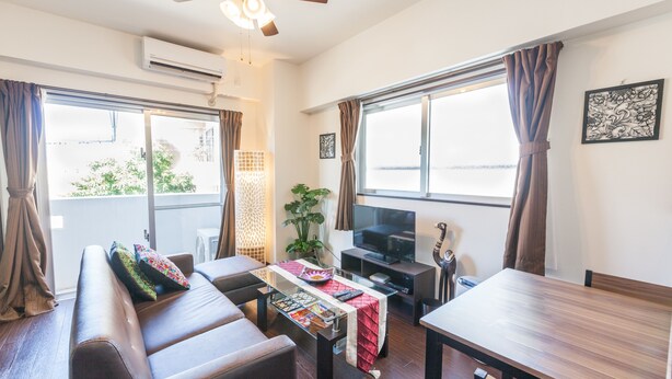 Apartment | Living room | TV, DVD player - Anjuur (Okinawa)