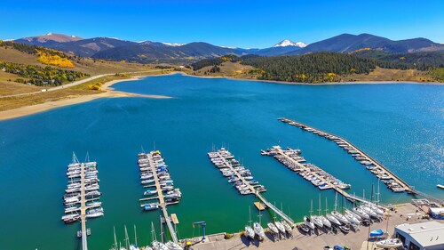2BR Lake Dillon Escape w/ Pool & Hot Tub!