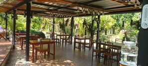Breakfast, lunch and dinner served - The Triple M Mountain Resort (Suan Phueng)