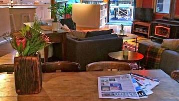 Ferienhaus, 3 Schlafzimmer, eingeschrÀnkter Meerblick, am Strand | Essbereich im Zimmer