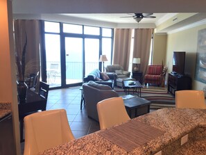 Televisión de pantalla plana y reproductor de DVD 