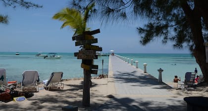 Grand Cayman Oceanfront Eigentumswohnung, Serenity Kai, Kaibo Yacht Club
