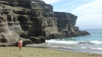 Playa en los alrededores y toallas de playa
