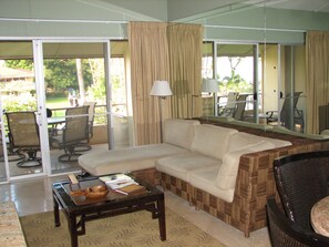 Smart TV, DVD player - Exquisite Condo with an Awesome Ocean View Emerald 289 (Lahaina)
