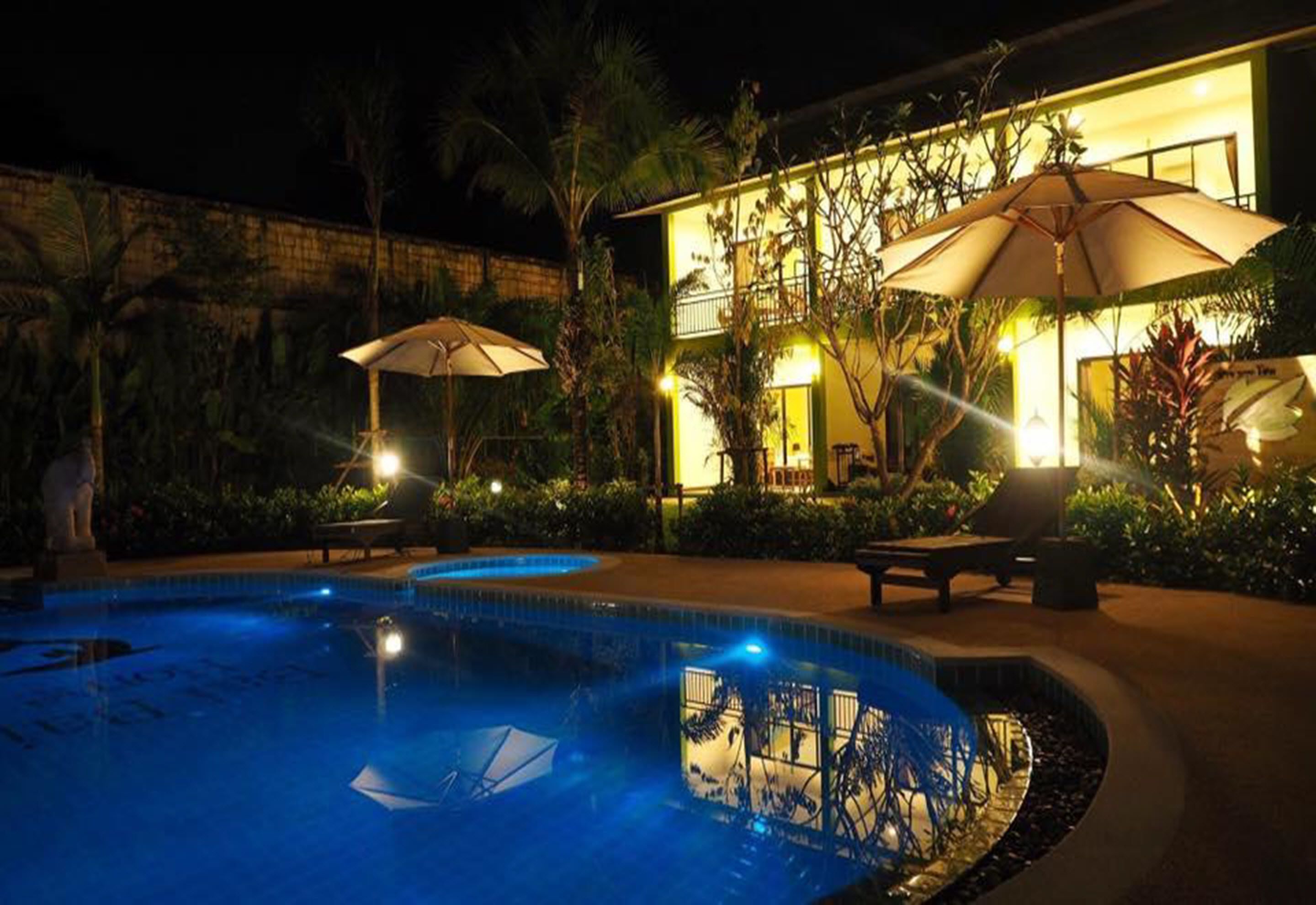Piscine extérieure