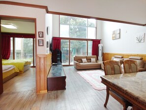 Kamar Keluarga (165m2) | Pemandangan dari kamar